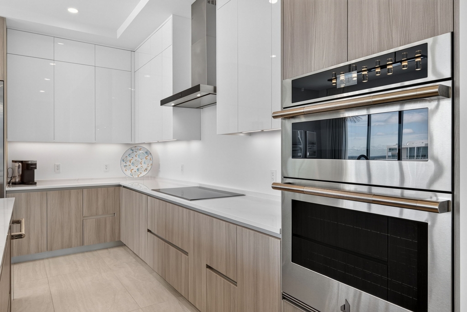 Just Listed Rare BAYSO Penthouse Residence 1903 - Sarasota luxury real estate