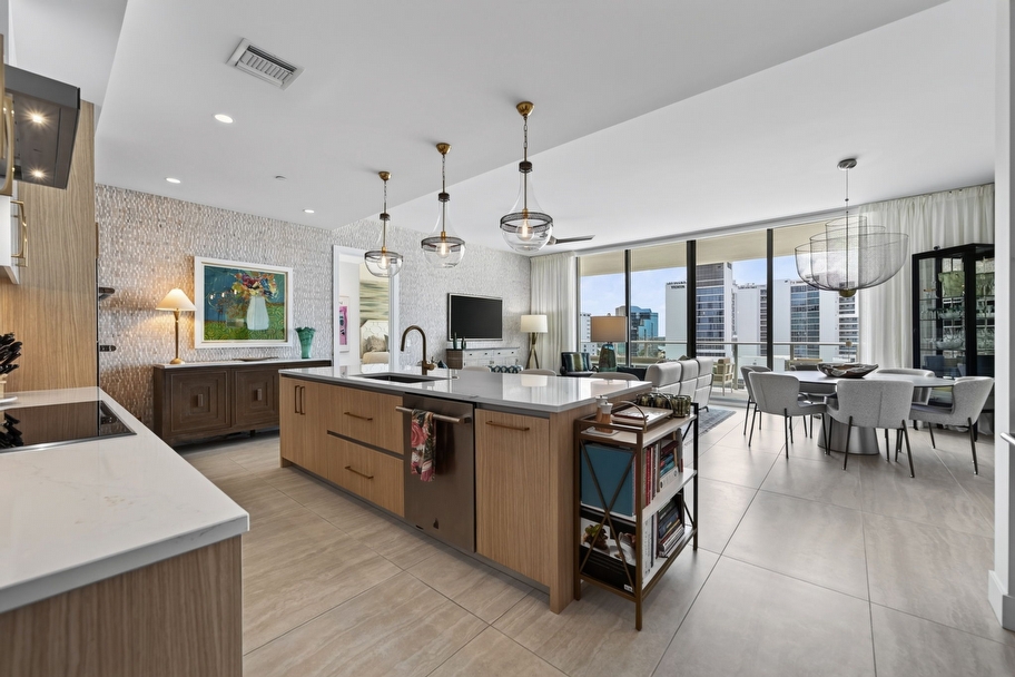 Residence 1009 at BAYSO Sarasota Waterfront Luxury Condo in The Quay - Sarasota luxury real estate