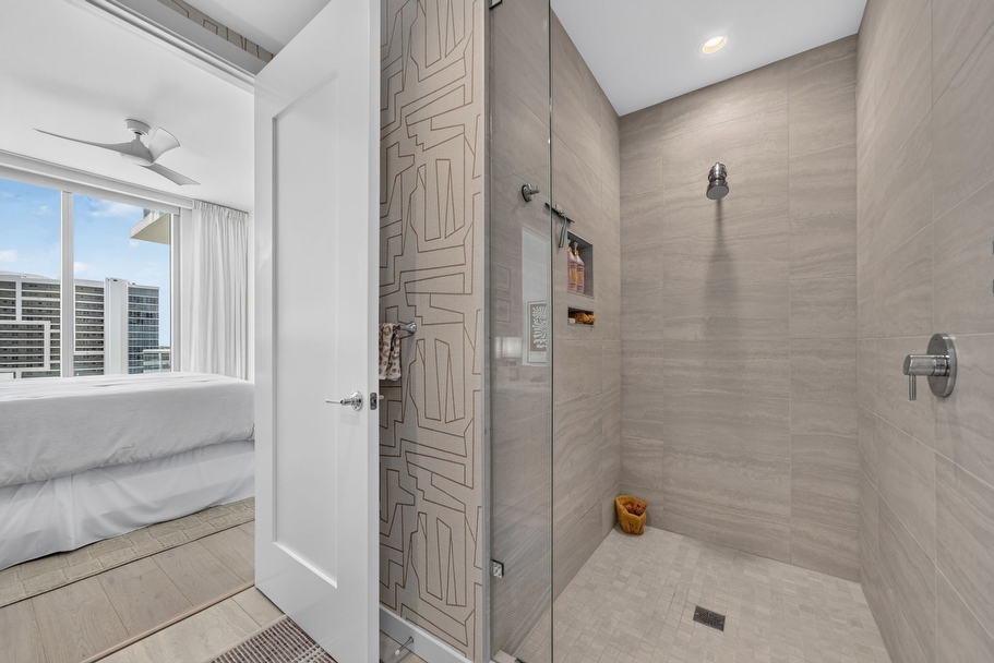 Residence 1009 at BAYSO Sarasota Waterfront Luxury Condo in The Quay - Sarasota luxury real estate