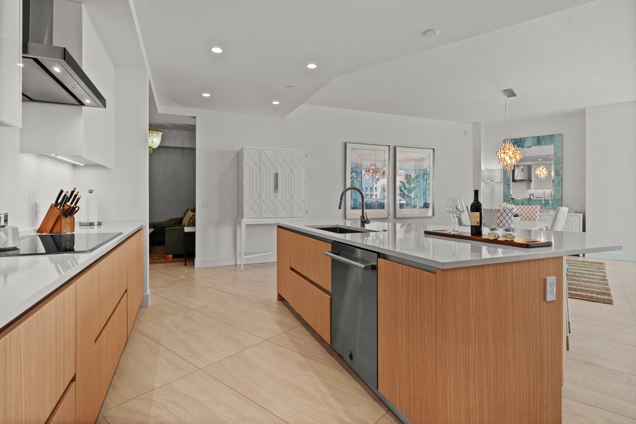 Price refined for the market today a truly exceptional opportunity for Unit 1610 at BAYSO Sarasota - Miami luxury real estate