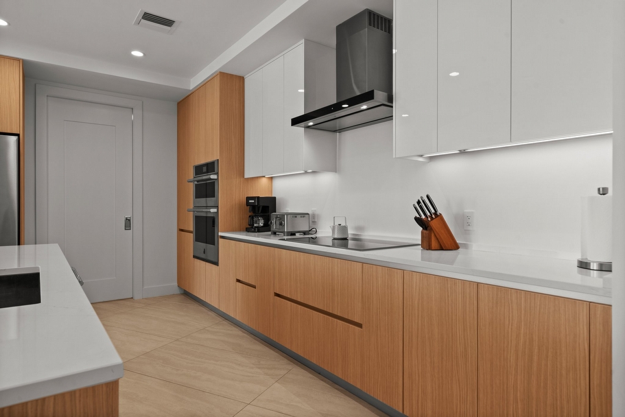 Price refined for the market today a truly exceptional opportunity for Unit 1610 at BAYSO Sarasota - Miami luxury real estate