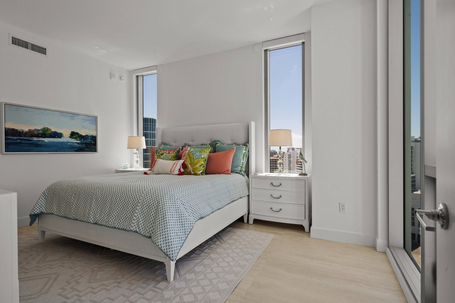 Price refined for the market today a truly exceptional opportunity for Unit 1610 at BAYSO Sarasota - Miami luxury real estate