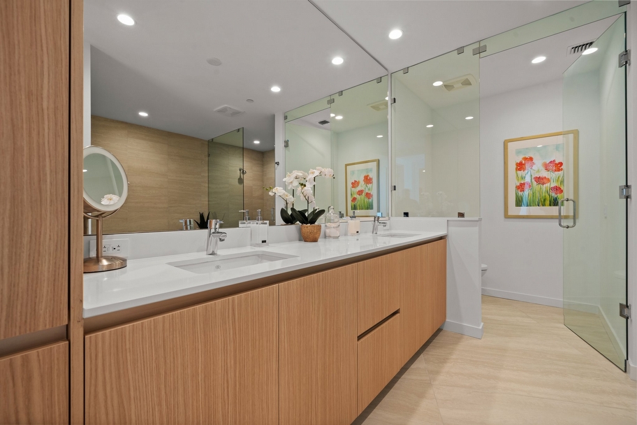 Price refined for the market today a truly exceptional opportunity for Unit 1610 at BAYSO Sarasota - Miami luxury real estate