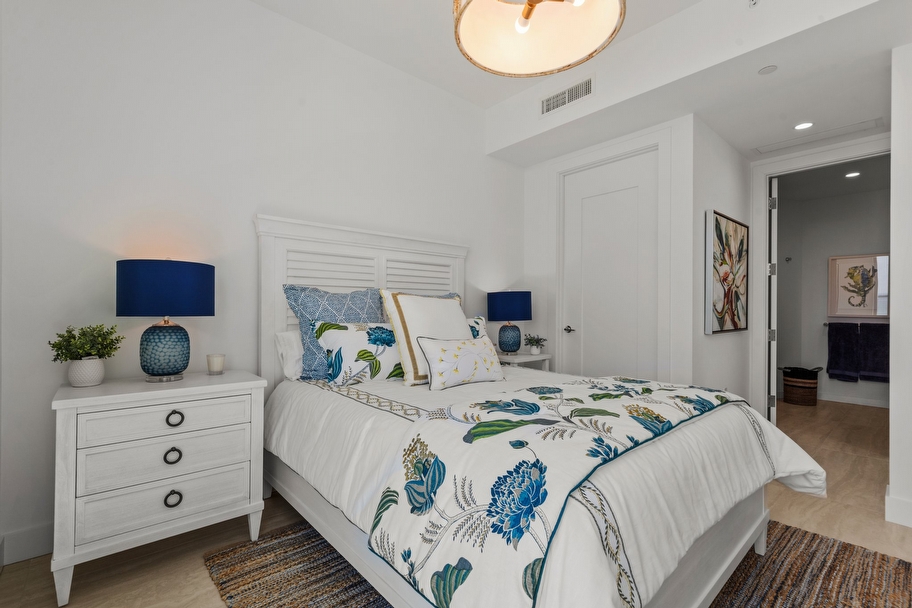 Price refined for the market today a truly exceptional opportunity for Unit 1610 at BAYSO Sarasota - Miami luxury real estate