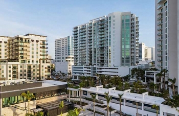 Sarasota Real Estate Market & Luxury Condos in 2025 thumbnail