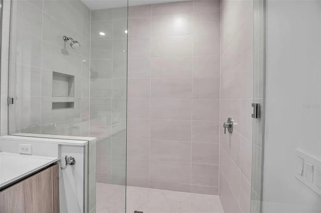 301 QUAY COMMONS UNIT 503