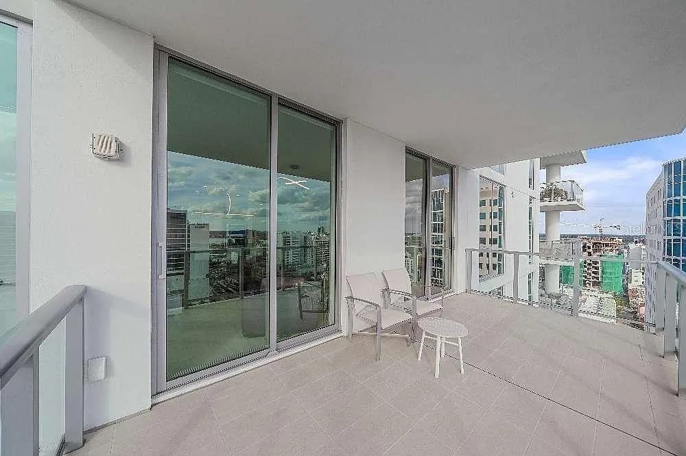 301 QUAY COMMONS UNIT 1707