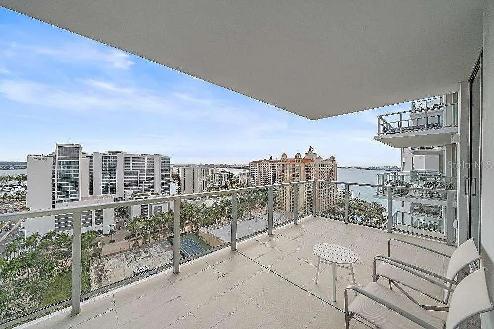 301 QUAY COMMONS UNIT 1707