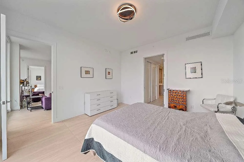 301 QUAY COMMONS UNIT 1707