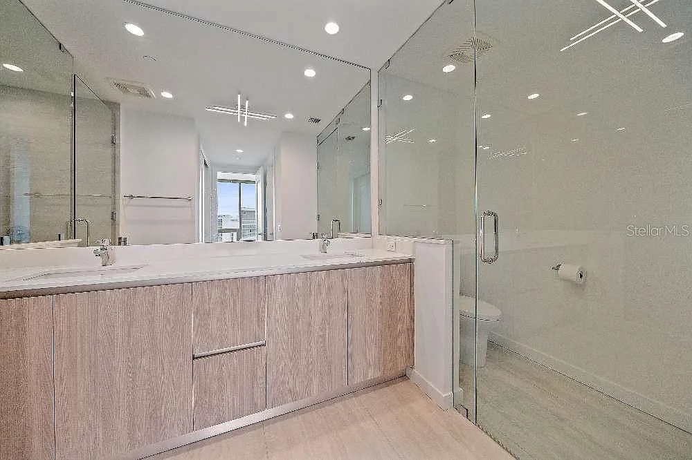 301 QUAY COMMONS UNIT 1707