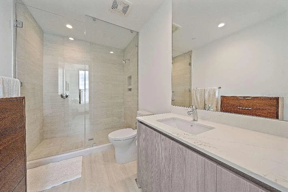 301 QUAY COMMONS UNIT 1707