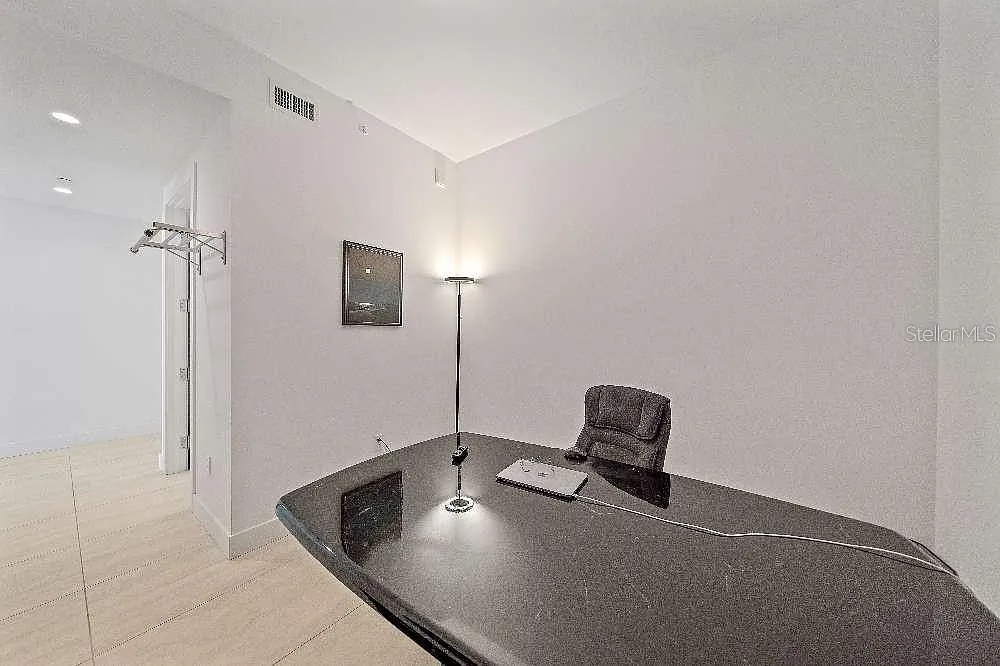 301 QUAY COMMONS UNIT 1707