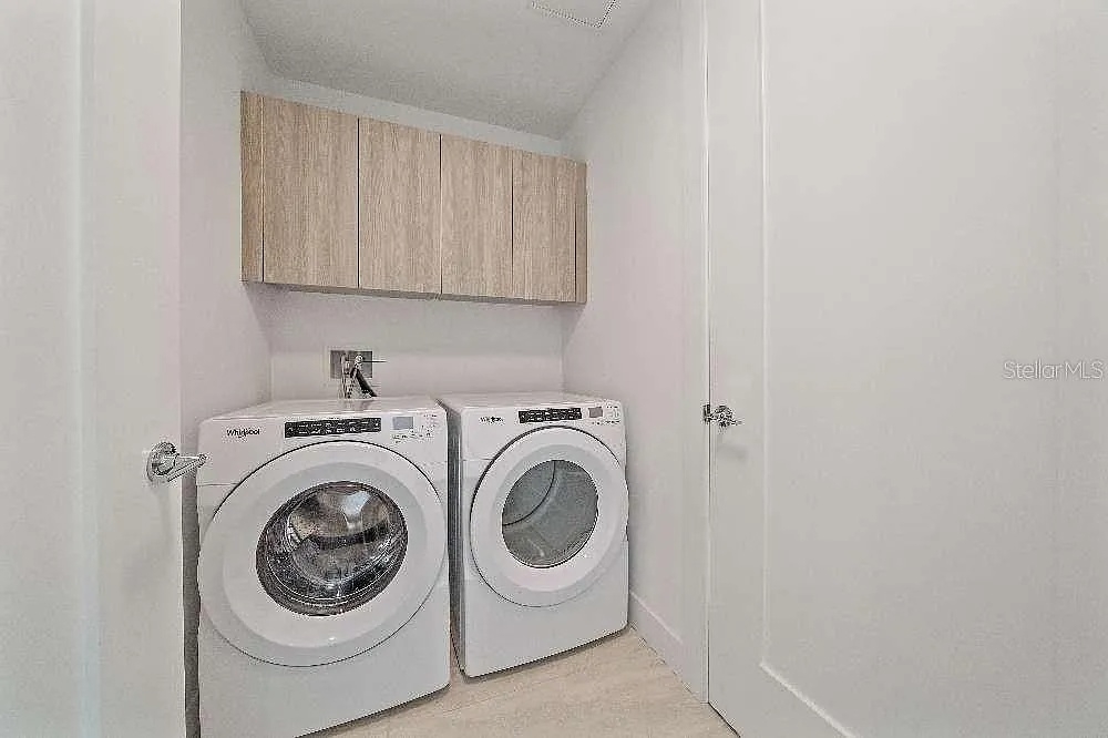 301 QUAY COMMONS UNIT 1707