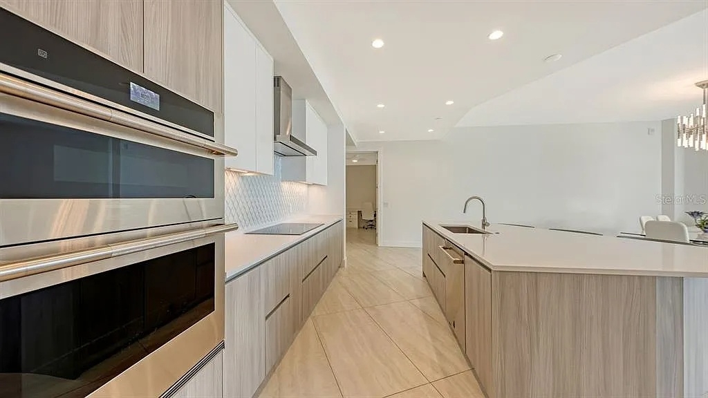301 QUAY COMMONS UNIT 1210