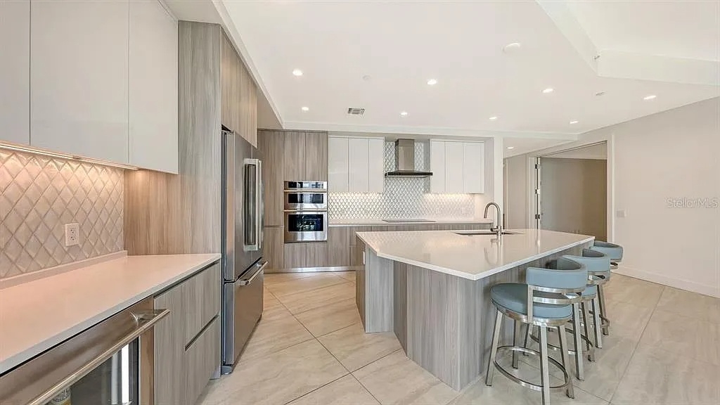 301 QUAY COMMONS UNIT 1210