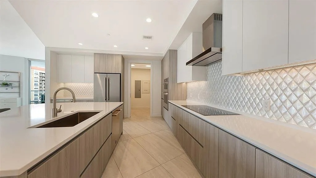 301 QUAY COMMONS UNIT 1210