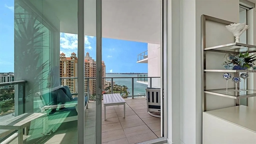 301 QUAY COMMONS UNIT 1210