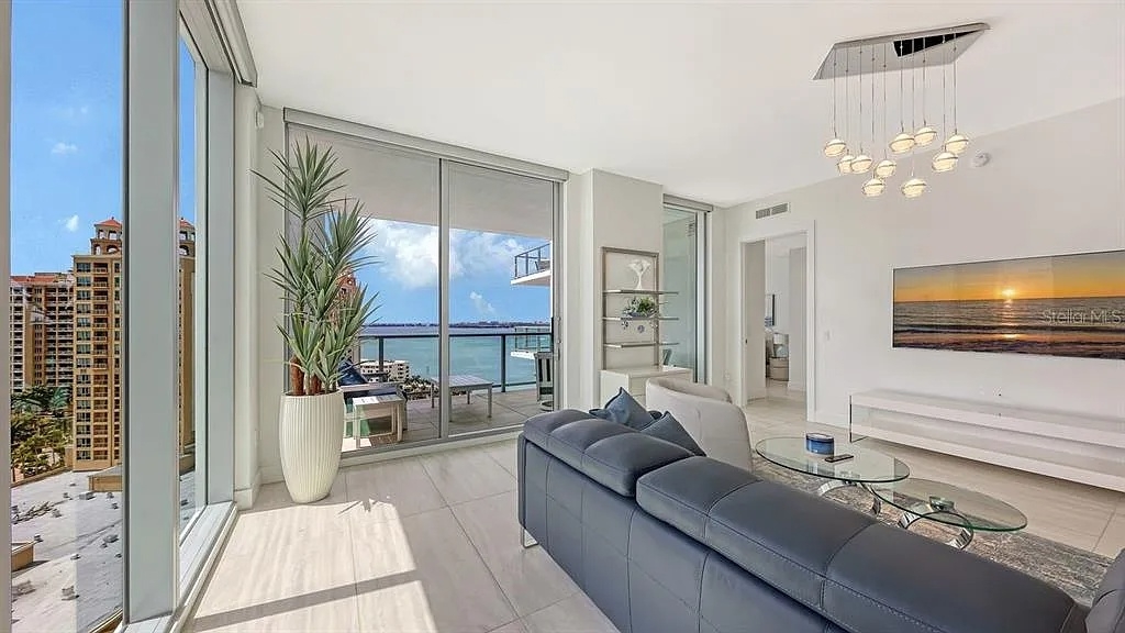 301 QUAY COMMONS UNIT 1210