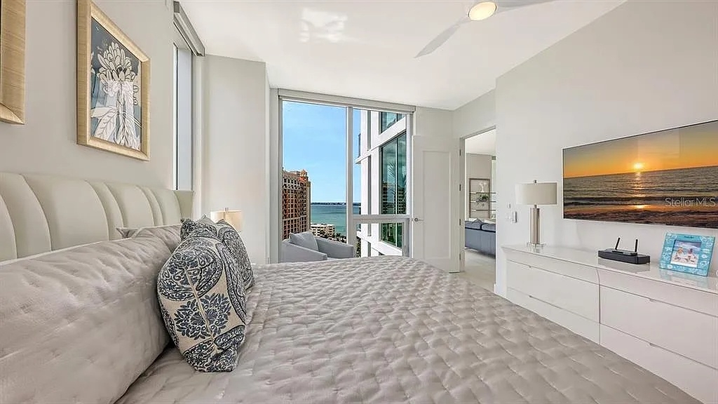 301 QUAY COMMONS UNIT 1210
