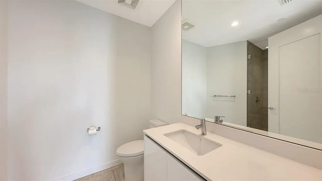 301 QUAY COMMONS UNIT 1210