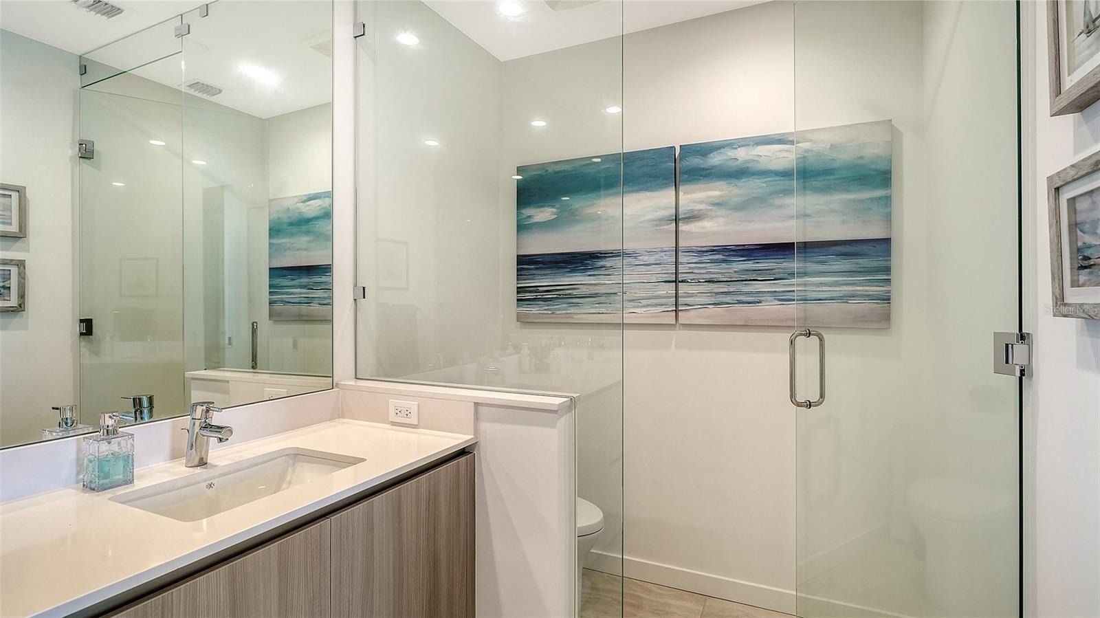 301 Quay Cmns