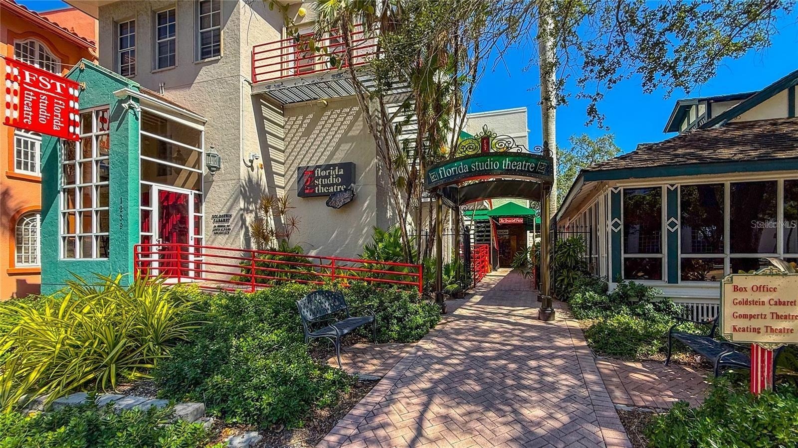 301 Quay Cmns