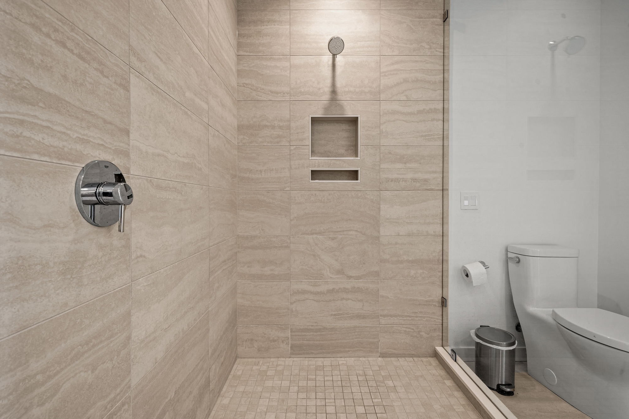 301 QUAY COMMONS UNIT 1204