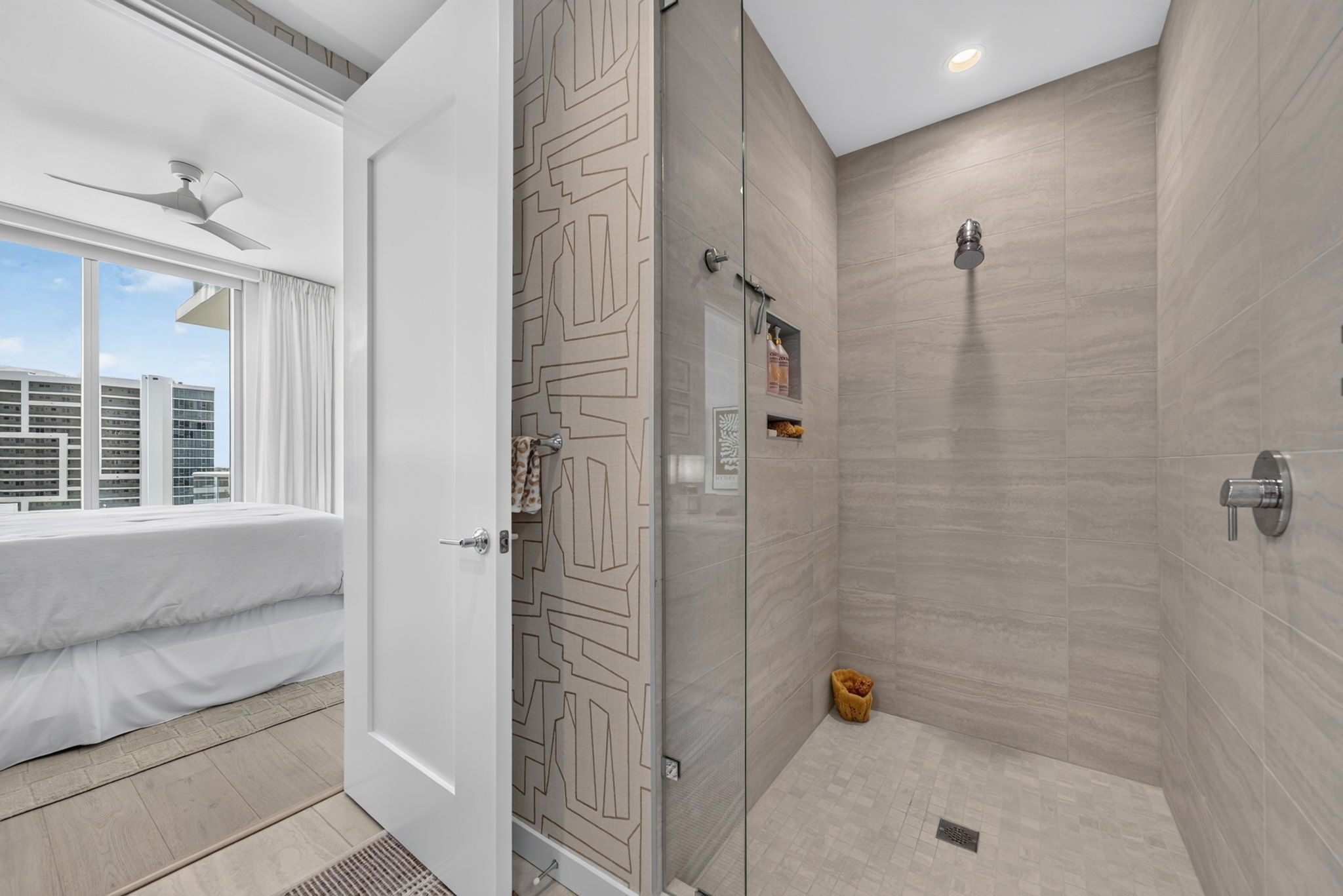 301 QUAY COMMONS UNIT 1009