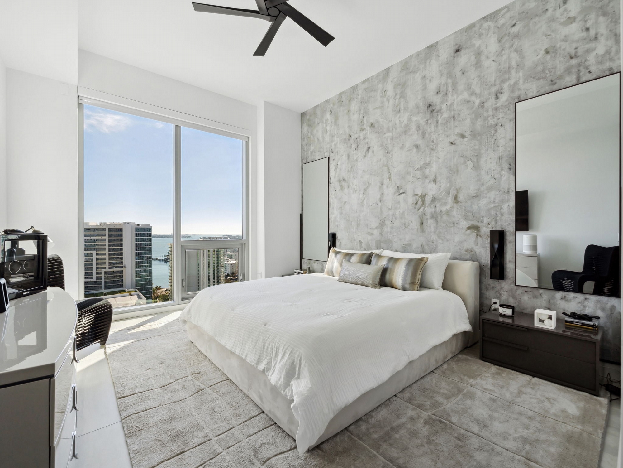 301 QUAY COMMONS UNIT 1809