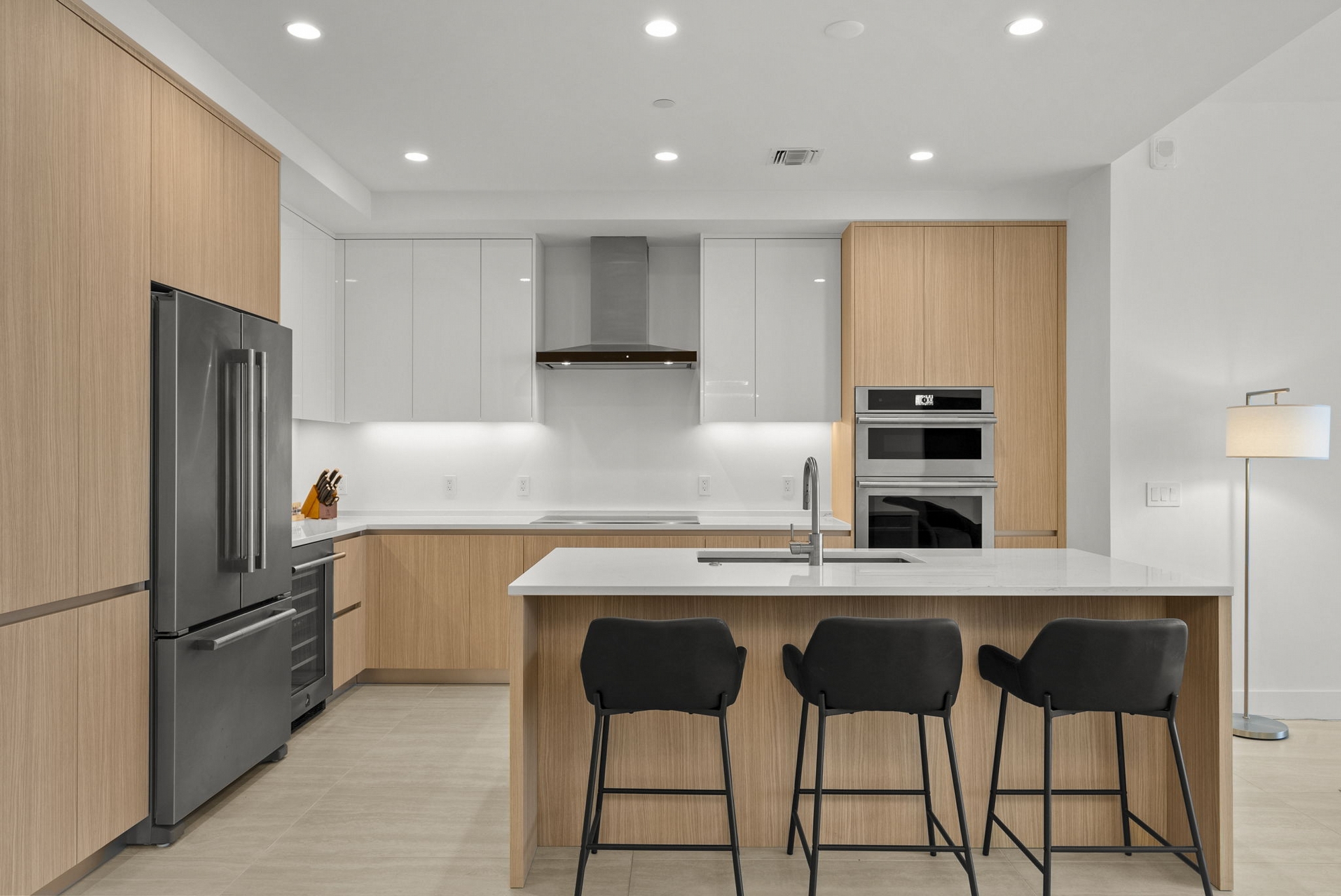 301 QUAY COMMONS UNIT 1008