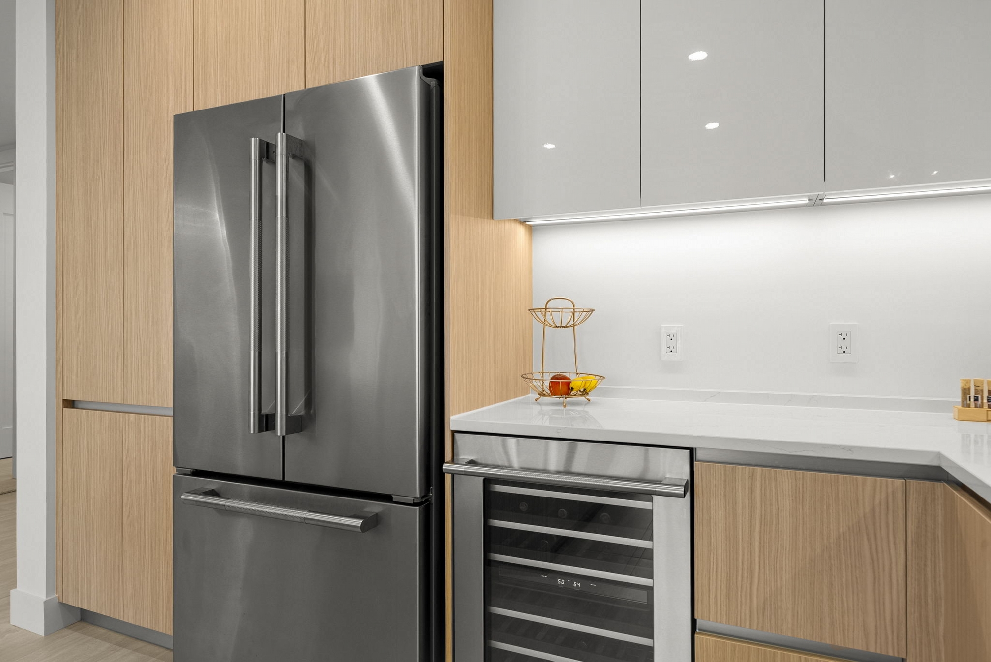 301 QUAY COMMONS UNIT 1008