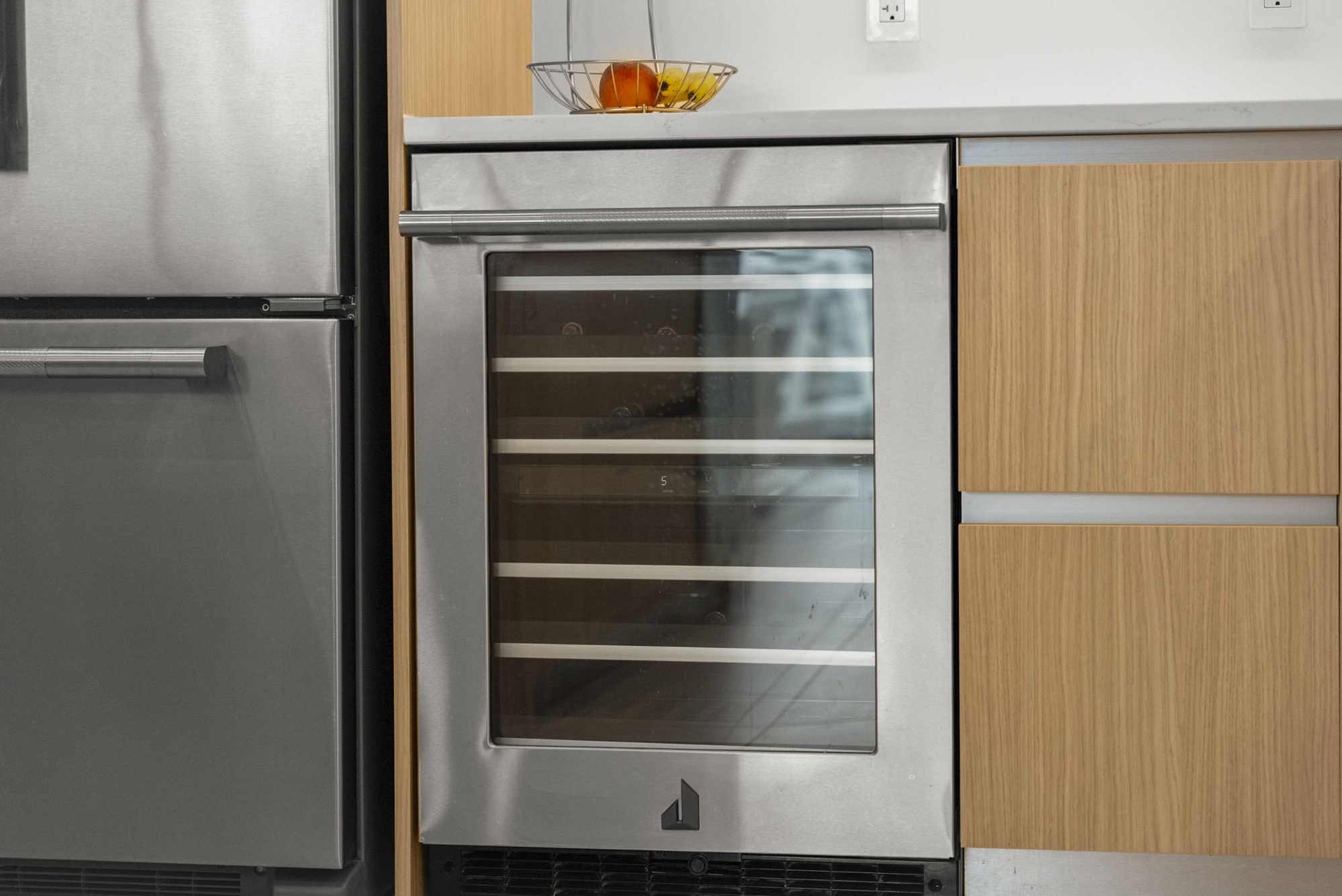 301 QUAY COMMONS UNIT 1008