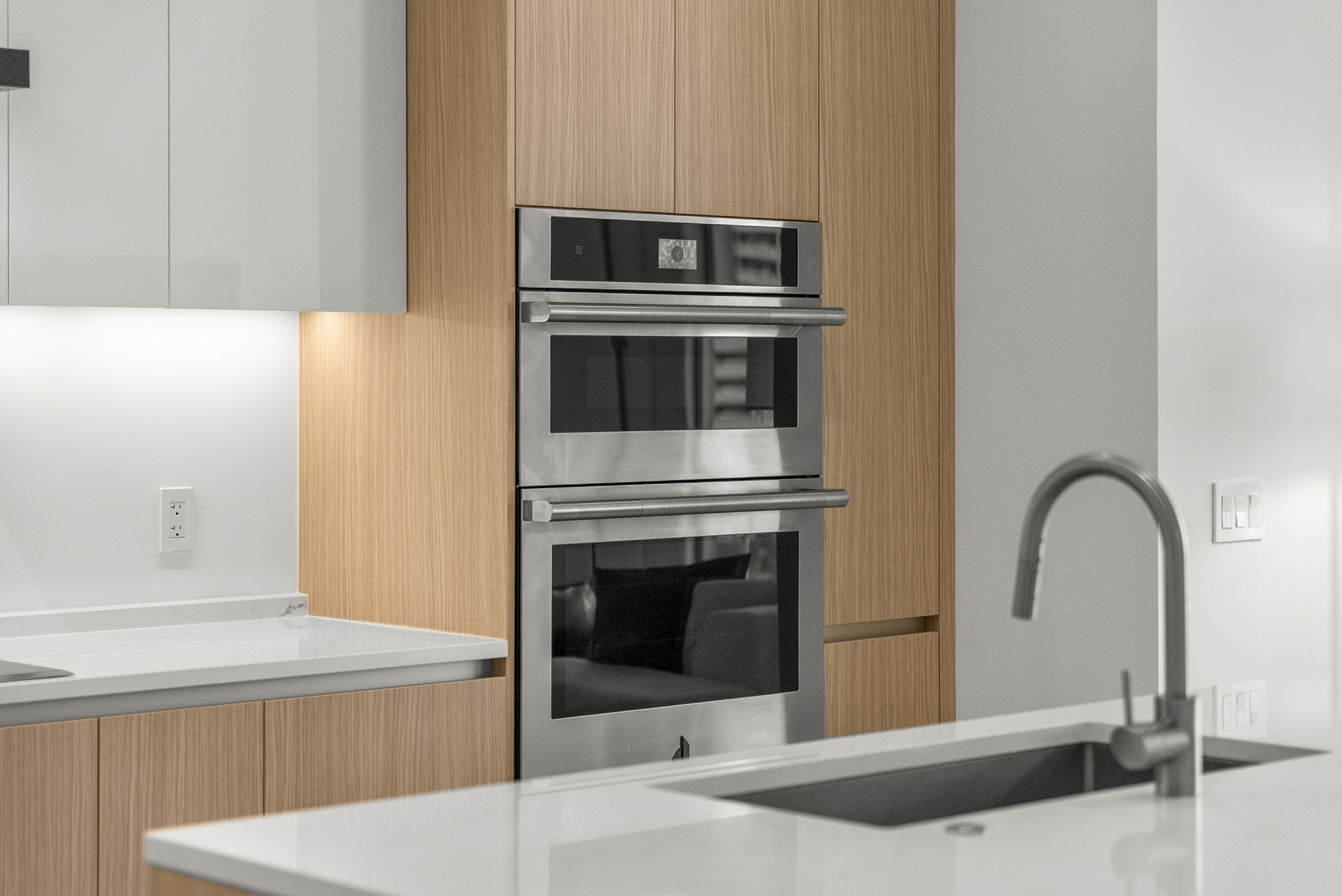 301 QUAY COMMONS UNIT 1008