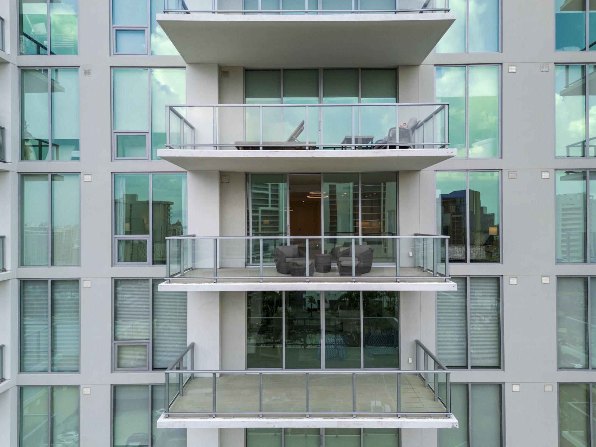 301 QUAY COMMONS UNIT 1008