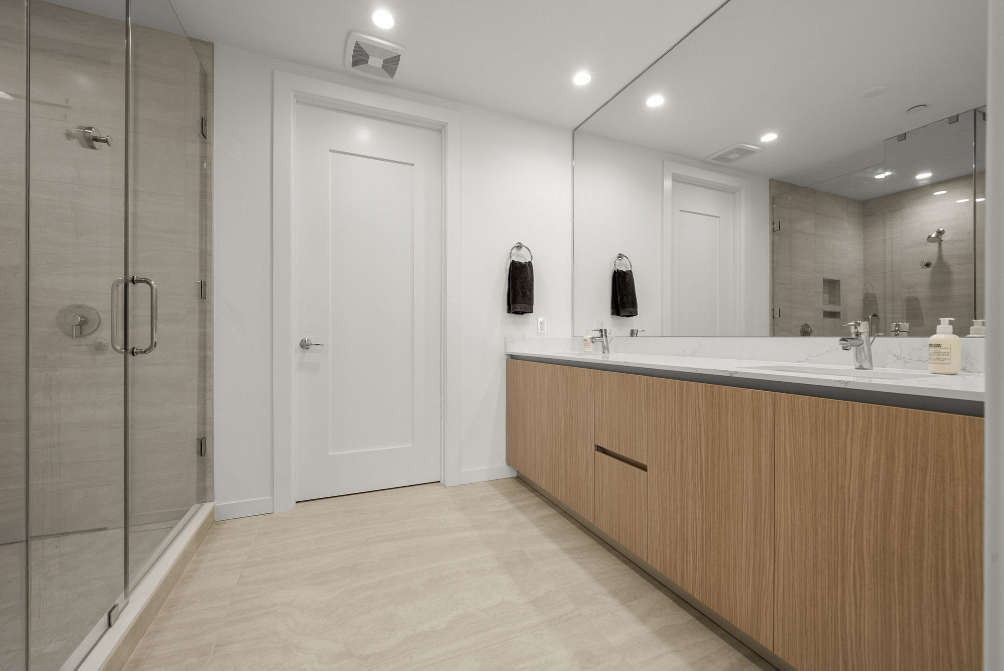 301 QUAY COMMONS UNIT 1008