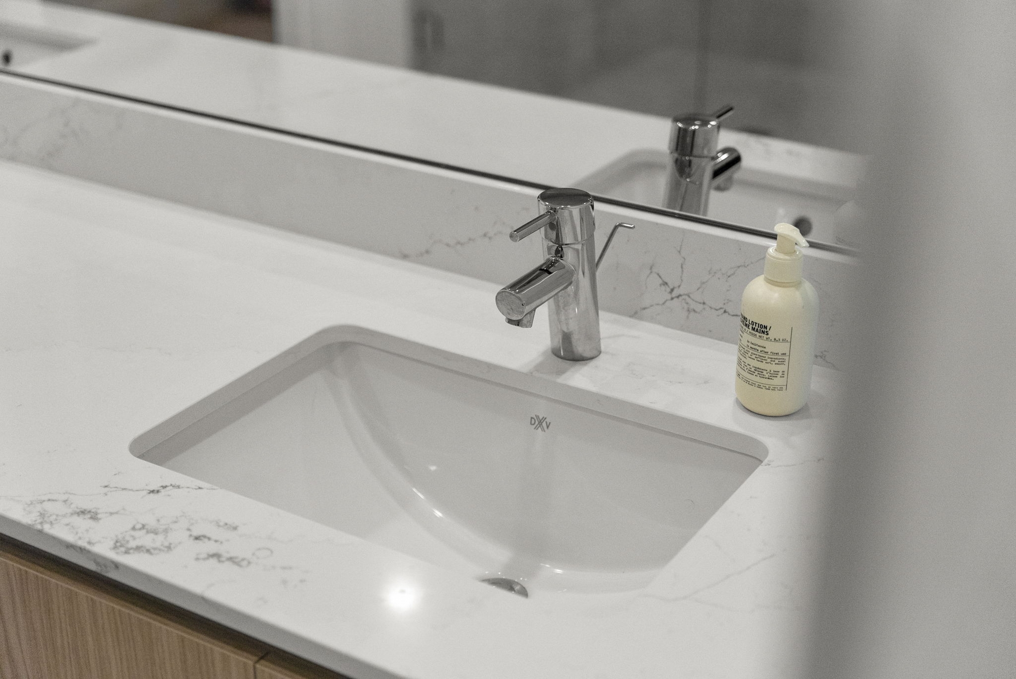 301 QUAY COMMONS UNIT 1008