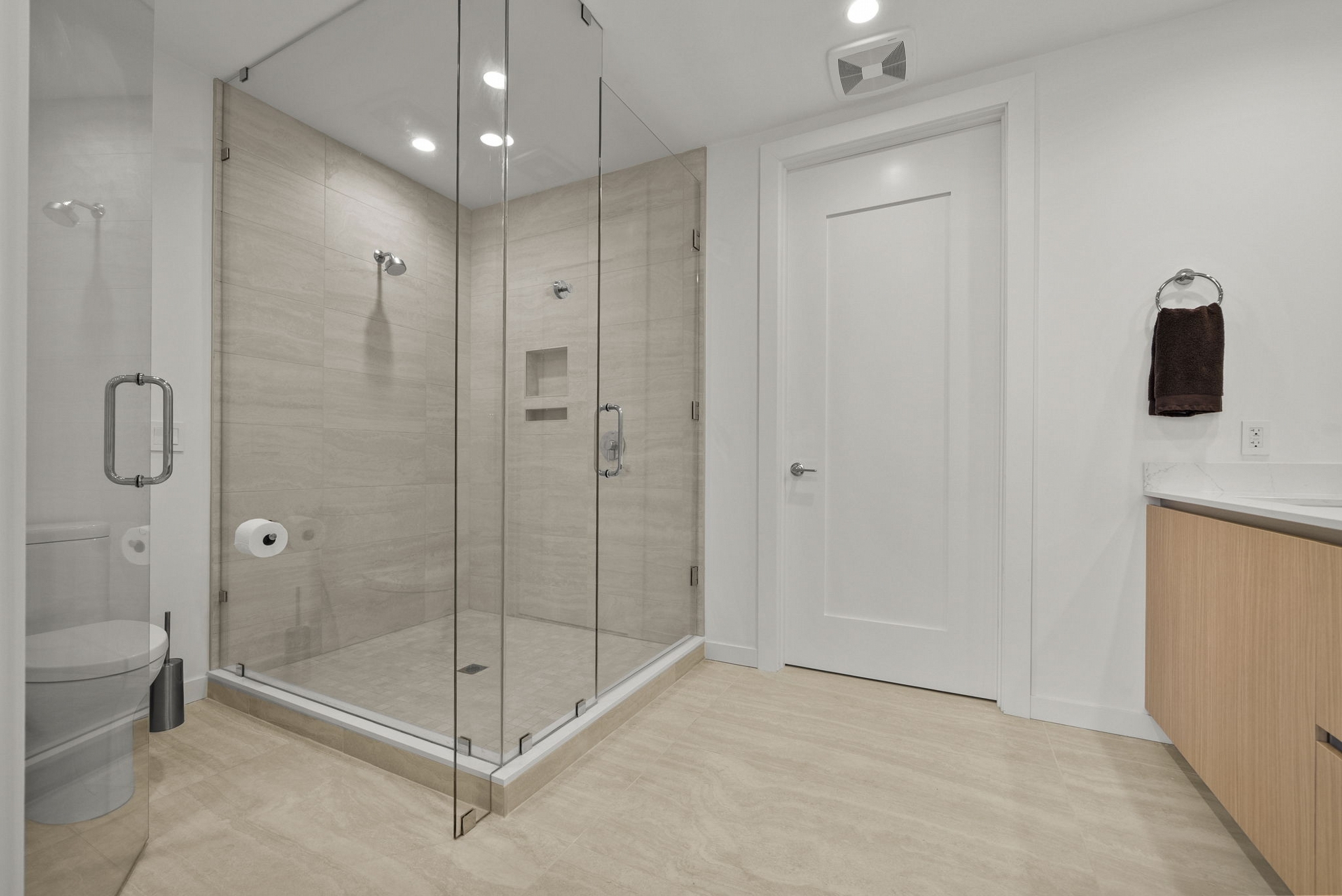 301 QUAY COMMONS UNIT 1008