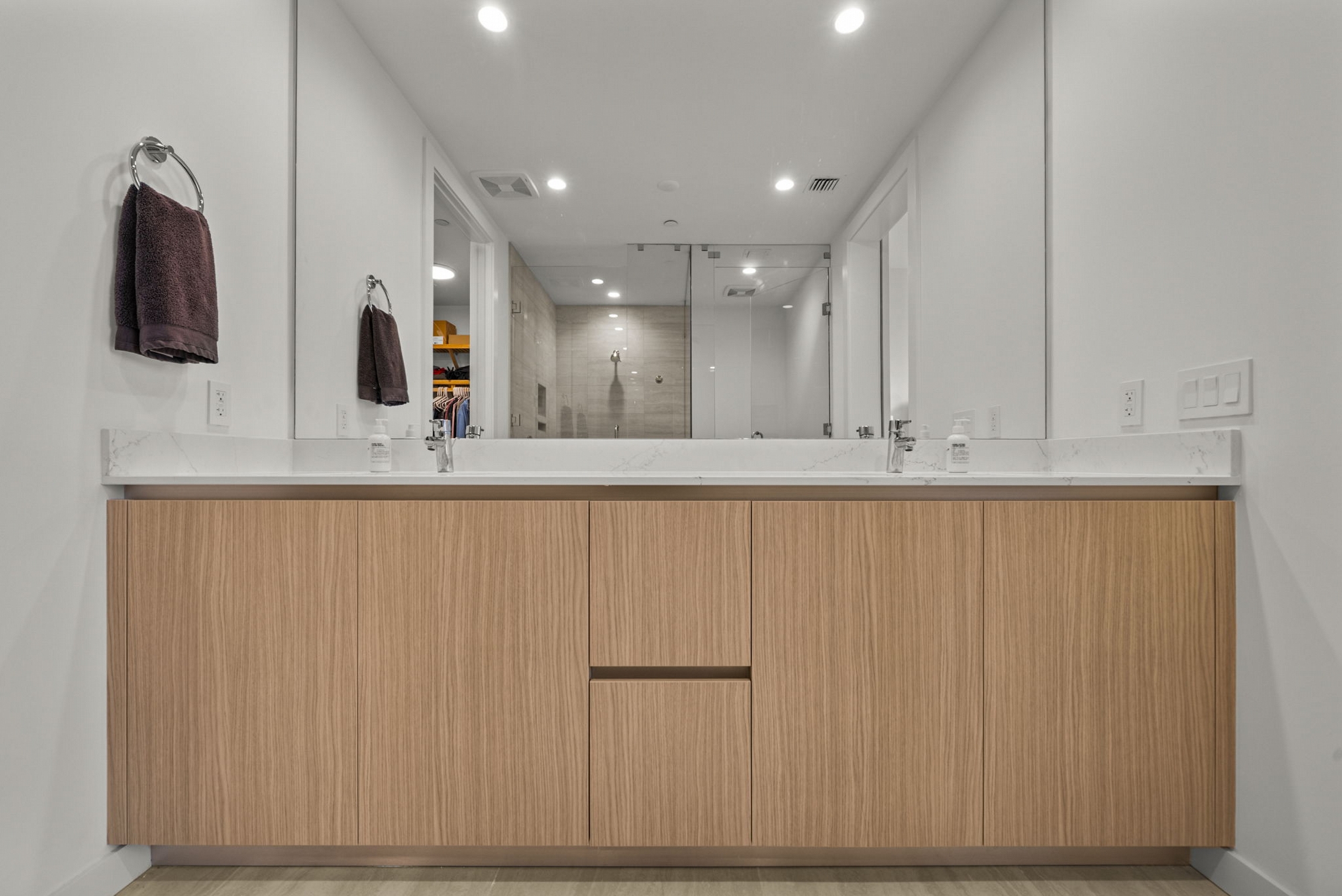 301 QUAY COMMONS UNIT 1008