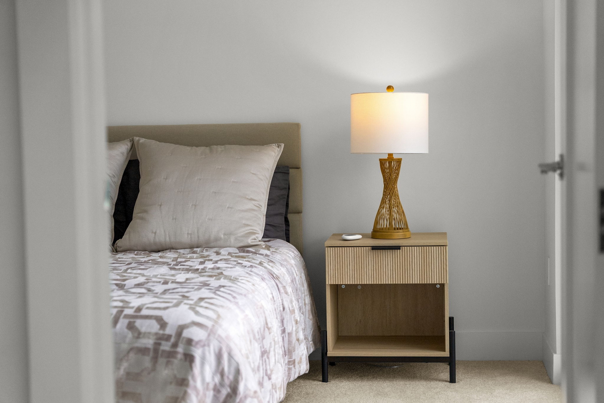 301 QUAY COMMONS UNIT 1008