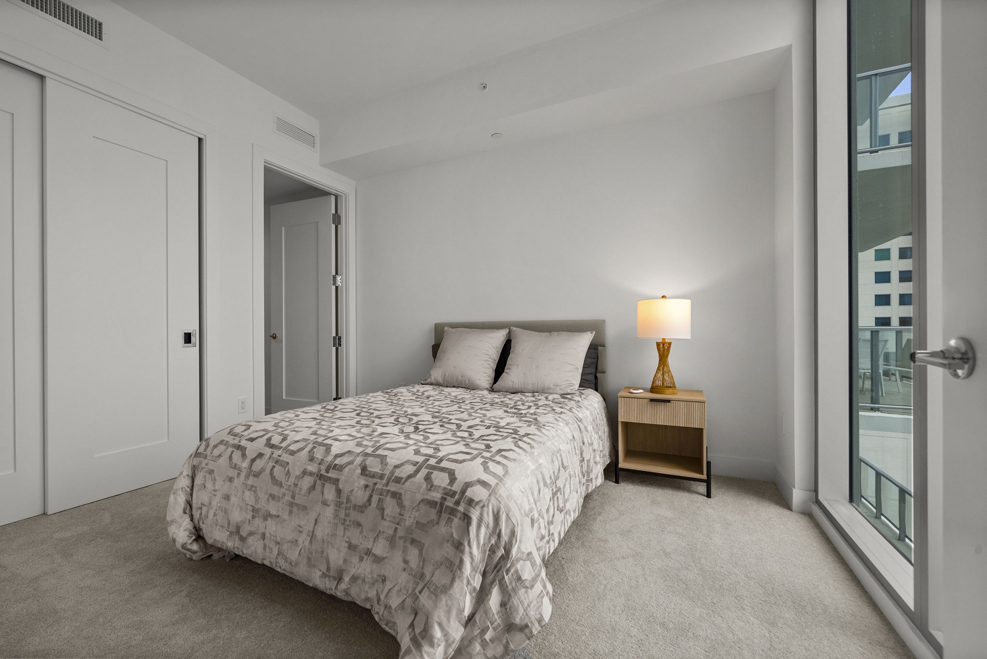 301 QUAY COMMONS UNIT 1008