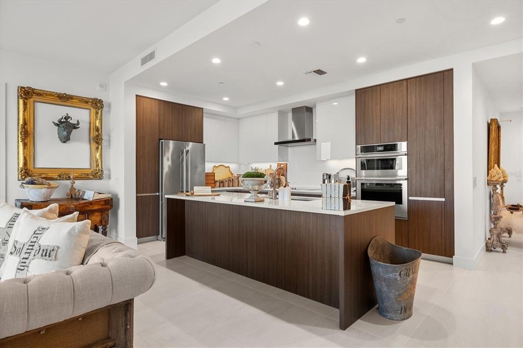 301 QUAY COMMONS UNIT 1704