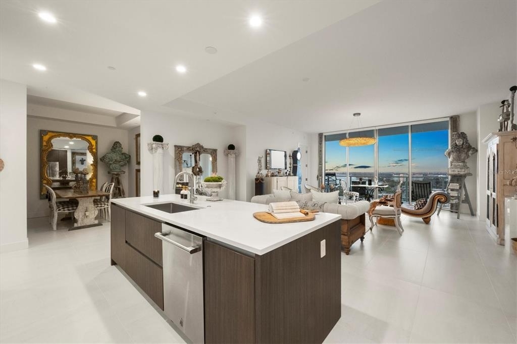 301 QUAY COMMONS UNIT 1704