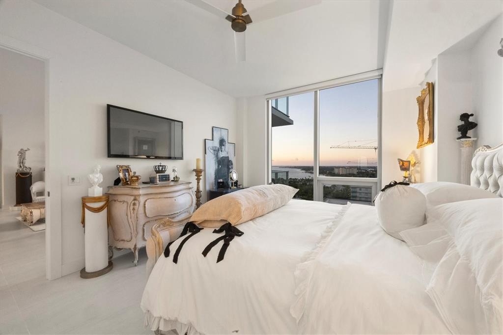 301 QUAY COMMONS UNIT 1704