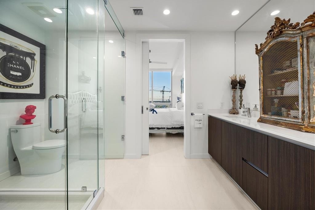 301 QUAY COMMONS UNIT 1704