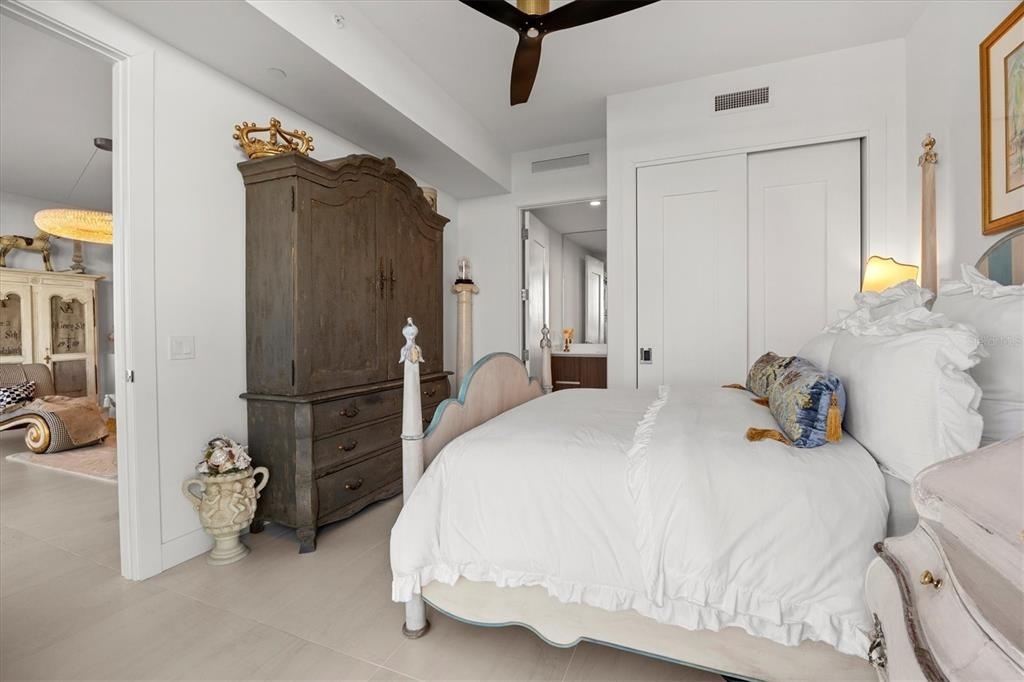 301 QUAY COMMONS UNIT 1704