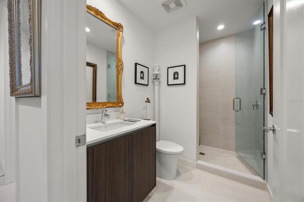 301 QUAY COMMONS UNIT 1704