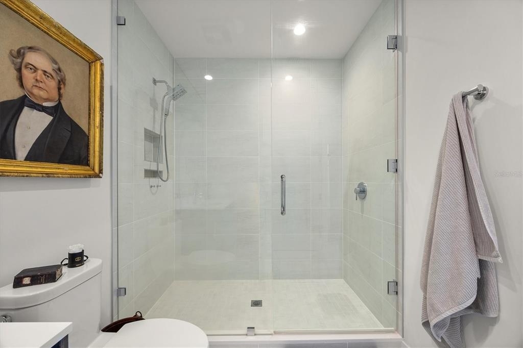 301 QUAY COMMONS UNIT 1704